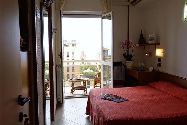 Hotel Careni Villa Italia Finale Ligure Buitenkant foto
