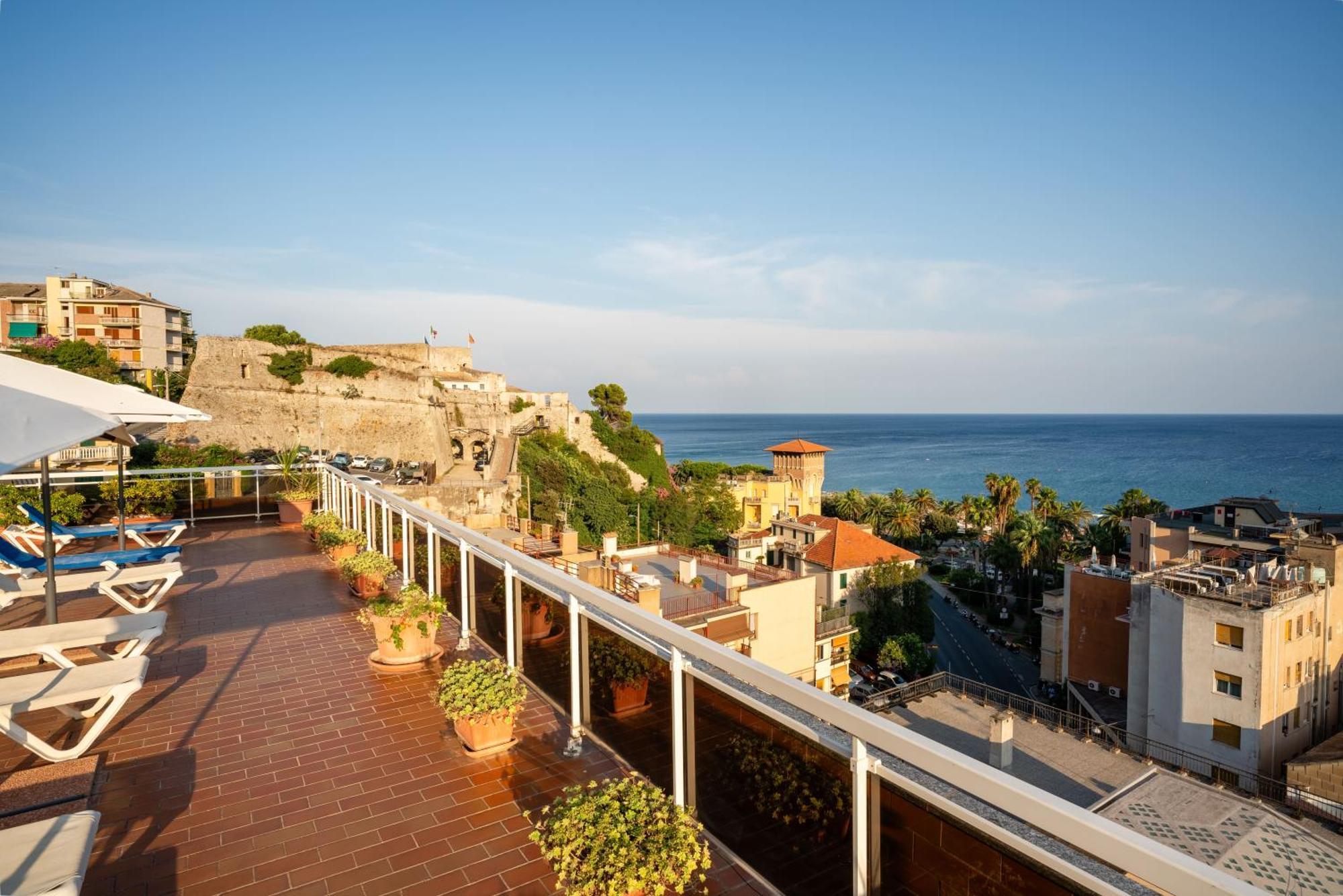 Hotel Careni Villa Italia Finale Ligure Buitenkant foto