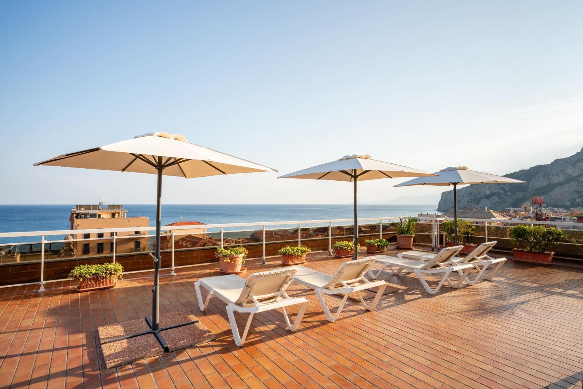 Hotel Careni Villa Italia Finale Ligure Buitenkant foto