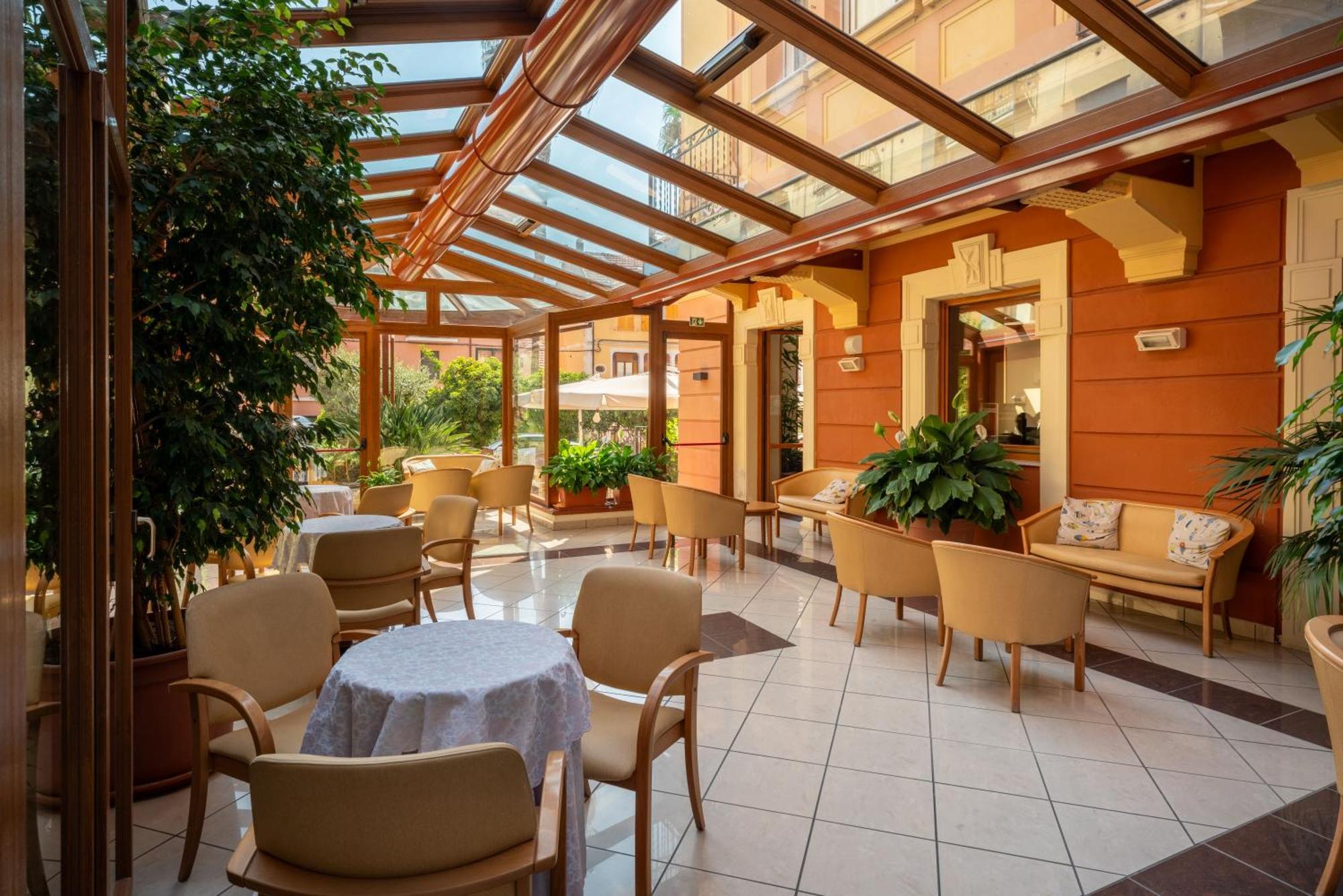 Hotel Careni Villa Italia Finale Ligure Buitenkant foto