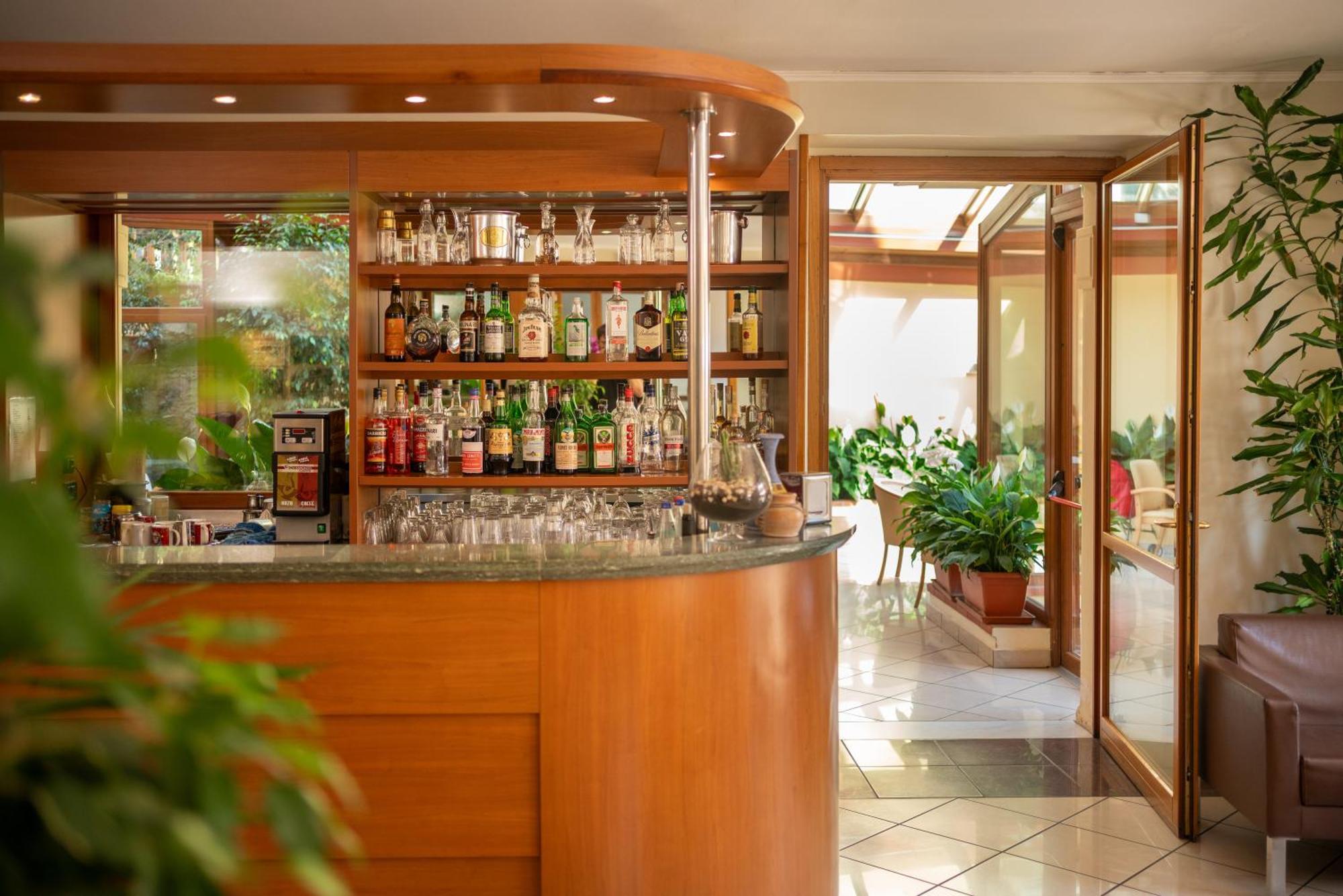 Hotel Careni Villa Italia Finale Ligure Buitenkant foto