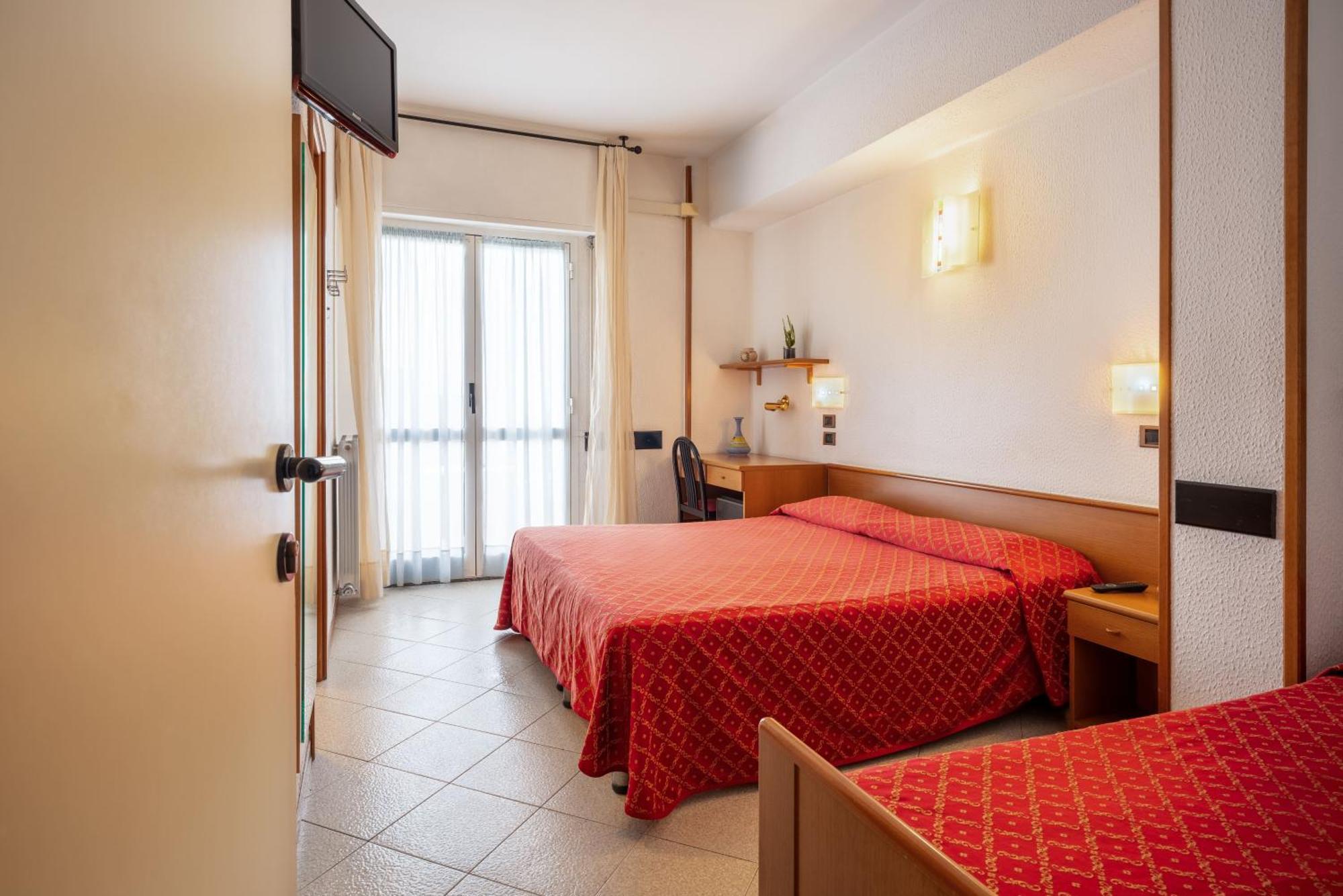 Hotel Careni Villa Italia Finale Ligure Buitenkant foto