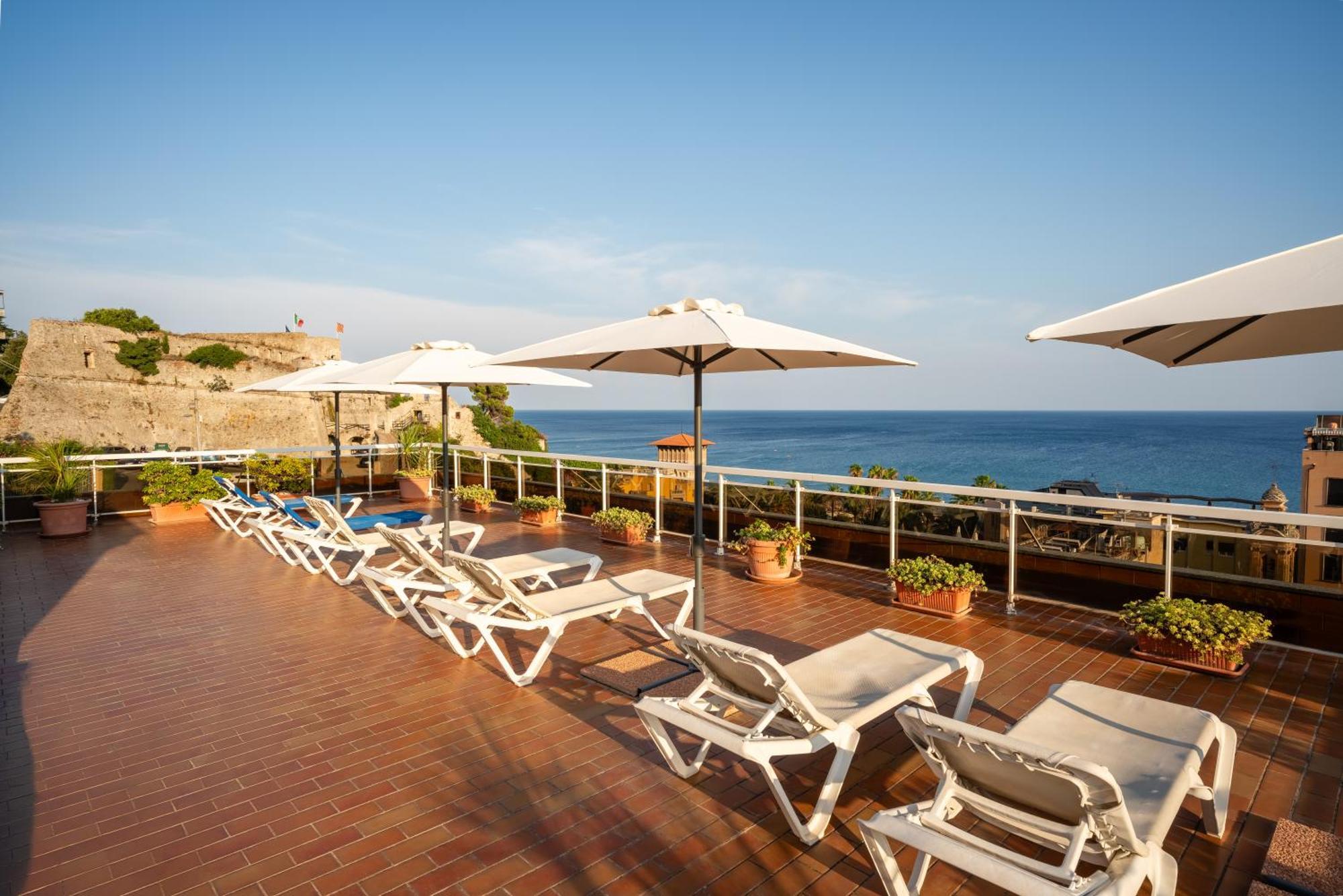 Hotel Careni Villa Italia Finale Ligure Buitenkant foto